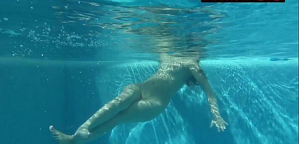  Pornstar Mia Ferrari in blue bikini underwater